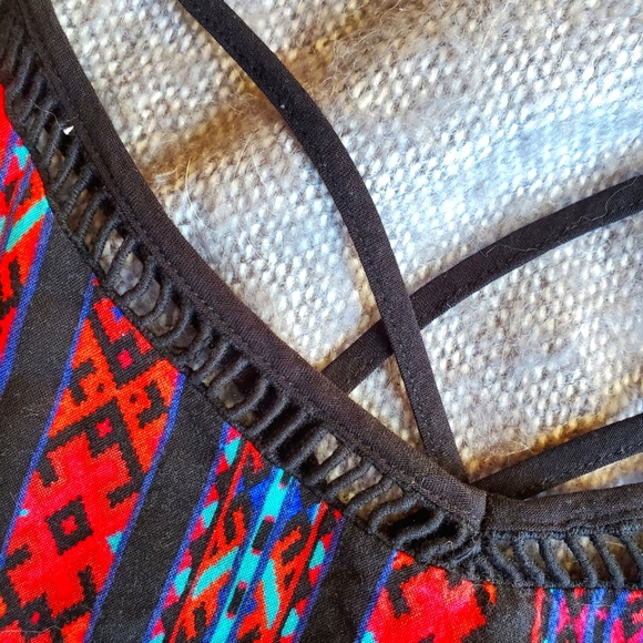 Aztec Crop Tank - Picture 3 of 3
